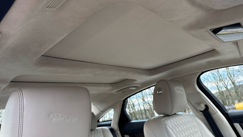 Jaguar XJ 3.0d V6 Portfolio 4dr Auto Diesel Saloon